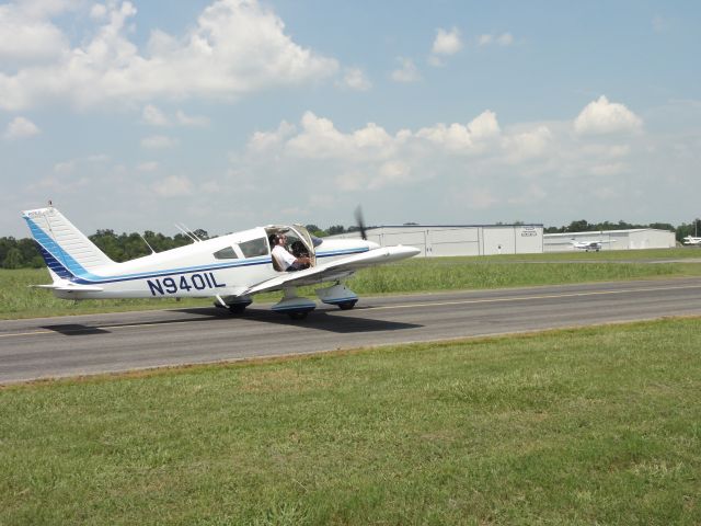 Piper Dakota / Pathfinder (N9401L) - Taxiing to terminal