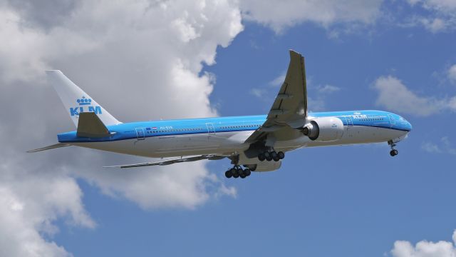 BOEING 777-300 (PH-BVR) - KLM9866 on rotation from Rwy 16R to begin its delivery flight to AMS/EHAM on 6/15/16. (ln 1406 / cn 61603).