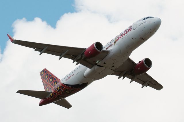 Airbus A320 (PK-LAW) -  Airbus A320-214 cn 7002. Batik Air PK-LAW rwy 21 departure YPPH 22 Oct 2022