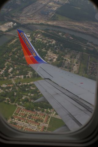 — — - On approach to Chicago Midway (MDW).
