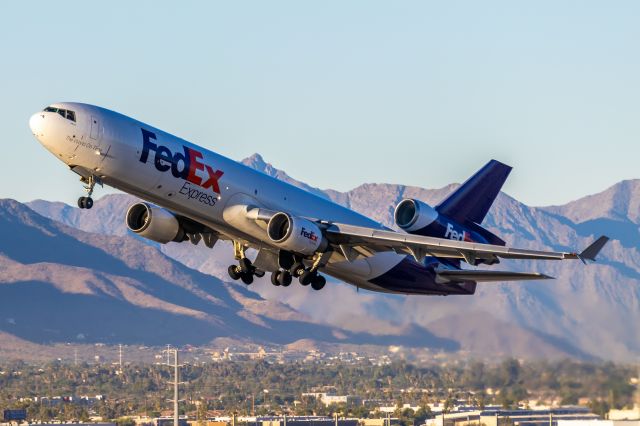 Boeing MD-11 (N606FE) - FedEx MD11 taking off from PHX on 9/18/22. Taken with a Canon 850D and Canon EF 70-200mm f/2.8L IS II USM.