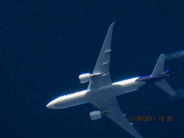 BOEING 777-200LR (N863FD)