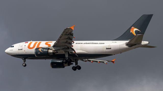 Airbus A310 (TC-VEL)