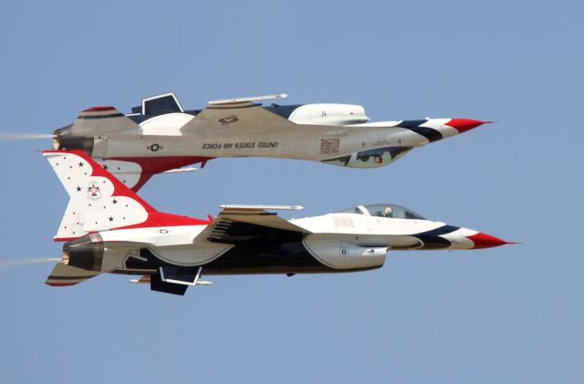 Lockheed F-16 Fighting Falcon — - Thunderbird 5 and6
