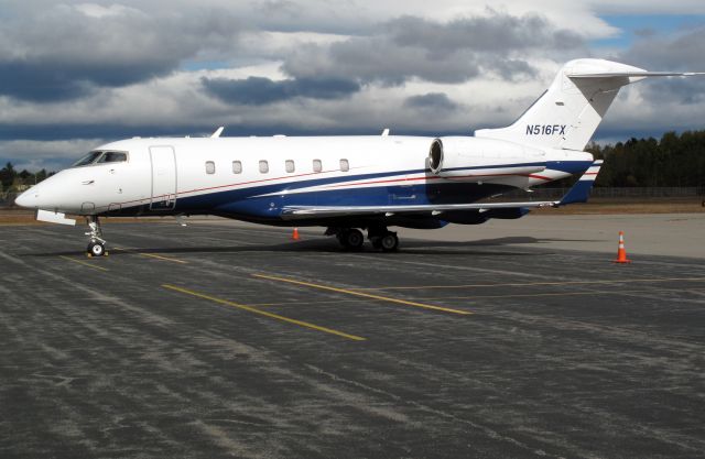 Bombardier Challenger 300 (N516FX)