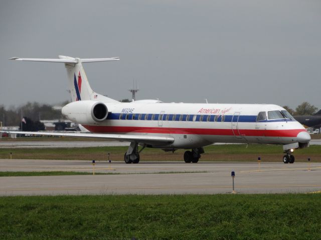 Embraer ERJ-145 (N632AE)