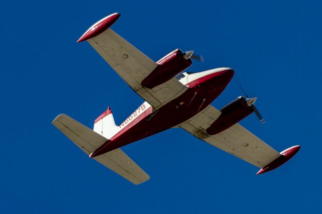 Cessna 310 (N6627B)