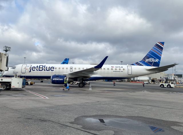Embraer ERJ-190 (N375JB) - retirement flight 05/28/2024
