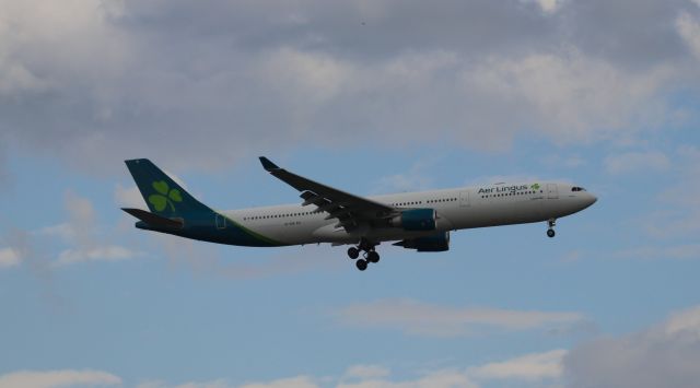 Airbus A330-300 (EI-EIK) - 4/22/23 inbound Rwy 17R