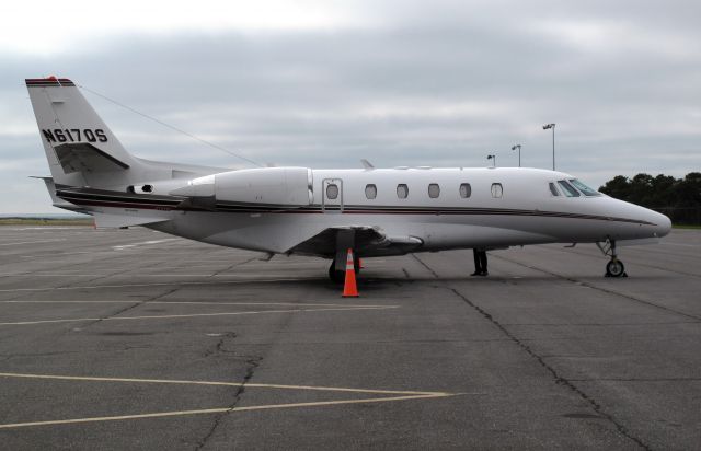 Cessna Citation Excel/XLS (N617QS) - Summer is over - the Nantuket ramp empty.