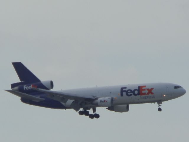 McDonnell Douglas DC-10 (N320FE)