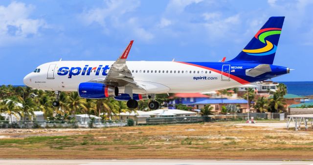 Airbus A320 (N634NK) - Spirit wings landing at TNCM St Maarten.