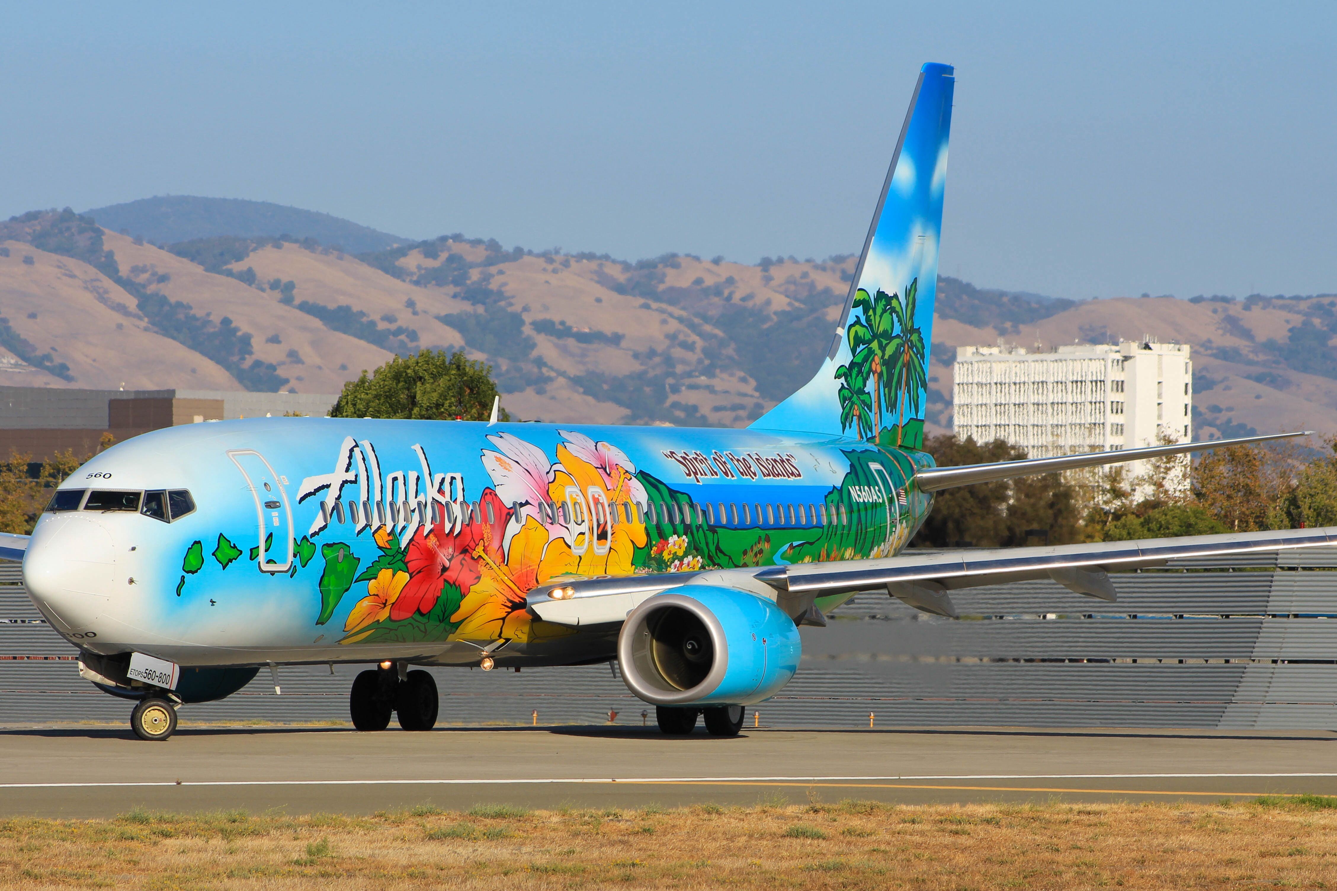 Boeing 737-800 (N560AS)
