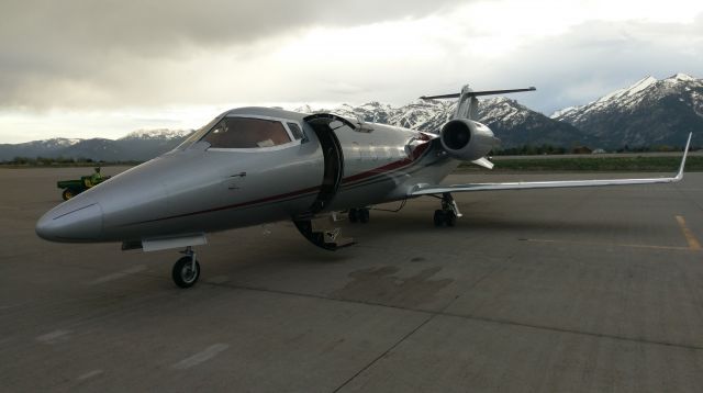 Learjet 60 (N772EC)