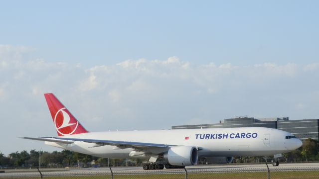 BOEING 777-200LR (TC-LJP) - Departing to Maastricht Aachen(EHBK)