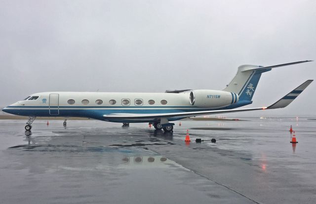 Gulfstream Aerospace Gulfstream G650 (N711SW) - Brand New Steve Wynn G650ER @ KBOS Logan 03/15/2016br /a rel=nofollow href=http://corporatejetinvestor.com/articles/steve-wynn-replaces-g650-with-newer-g650er-974/http://corporatejetinvestor.com/articles/steve-wynn-replaces-g650-with-newer-g650er-974//a