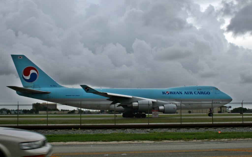Boeing 777-200 (HL7602)