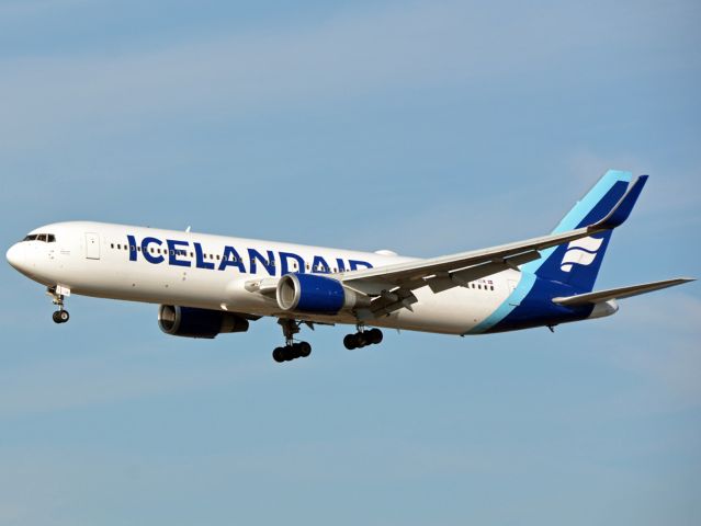 BOEING 767-300 (TF-ISW)