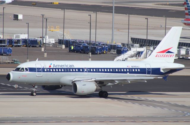 Airbus A319 (N745VJ)