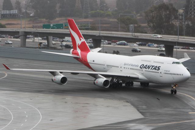 Boeing 747-400 (VH-OJT)