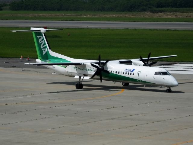 de Havilland Dash 8-400 (JA856A)