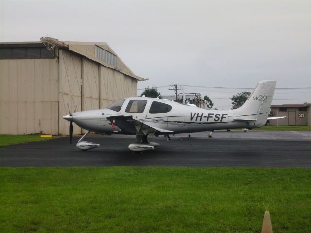 Cirrus SR-22 (VH-FSF)