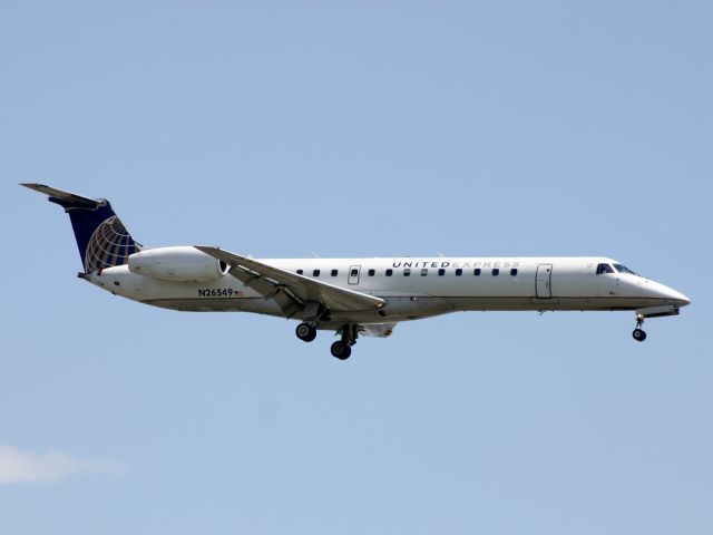 Embraer ERJ-135 (N26549)