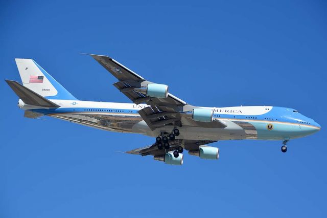 Boeing 747-200 (92-9000) - Boeing VC-25A (747-2G4B) 92-9000 carried President Barack Obama to the Valley of the Sun on Friday, March 13, 2015. The President visited the Veterans Administration Hospital. 