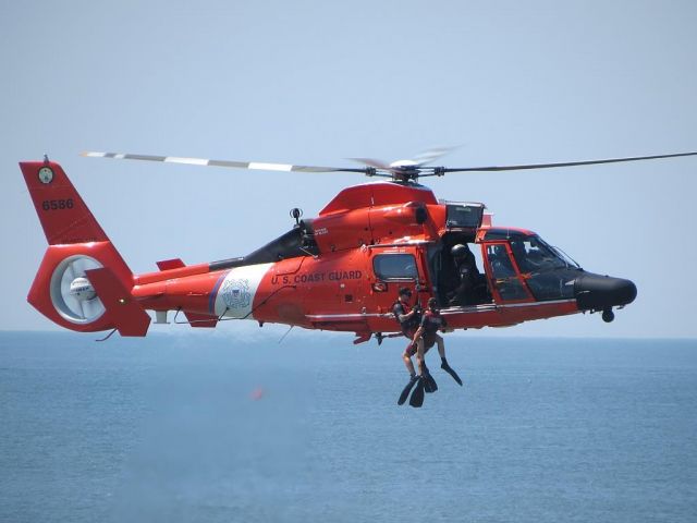 — — - USCG HH-65 Dauphine Demo at Atlantic City, NJ