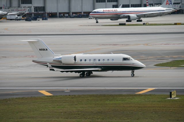 Canadair Challenger (N99KW)