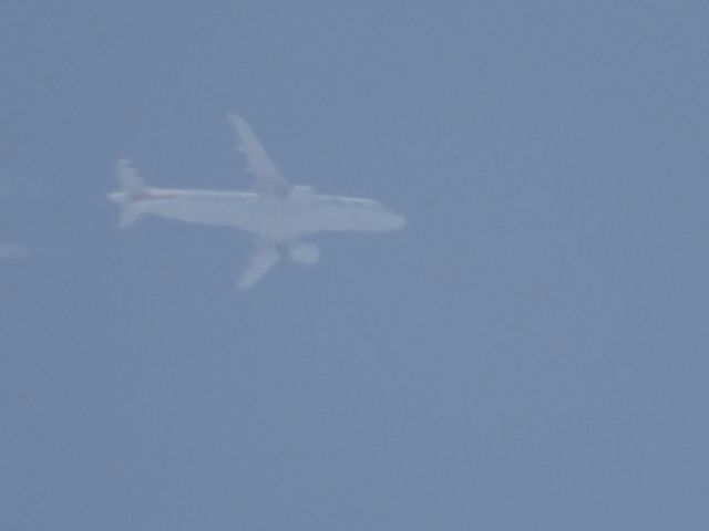 Airbus A320 (N126UW) - AAL1553br /PHX-CVGbr /04/26/22