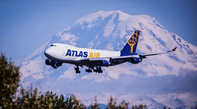 Boeing 747-400 (N445MC) - 4-22-2024