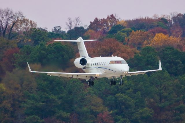 Canadair Challenger (N650LC) - N650LC is a 2017 Bombardier Challenger 600 seen here on final approach to Atlanta's PDK executive airport. I shot this with a Canon 500mm lens. Camera settings were 1/1300 shutter, F4, ISO 500. Please check out my other photography. Votes and positive comments are always appreciated. Questions about this photo can be sent to Info@FlewShots.com