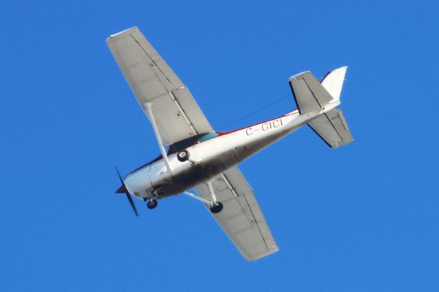 Cessna Skyhawk (C-GICI) - C-GICI Cessna Skyhawk 172K XP Survolant la ville de Lavaltrie QC. Le 13-11-2024 12:00.