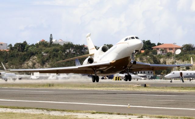 Dassault Falcon 7X (N407KT)
