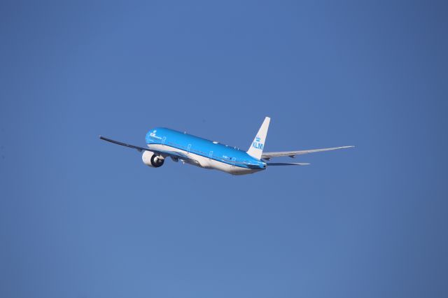 BOEING 777-300ER (PH-BVG)
