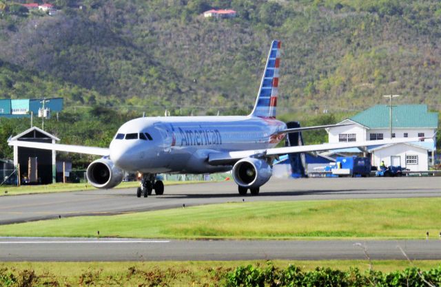 Airbus A320 (N119US)