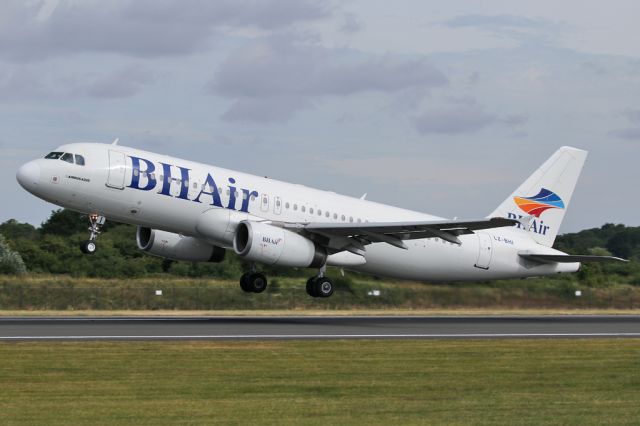 Airbus A320 (LZ-BHI) - BGH5506 off to Varna with another load of sea- and sunseekers and, possibly, those with second homes in Bulgaria.