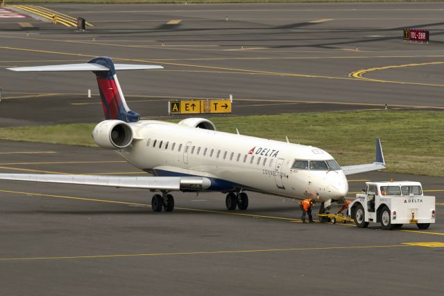 Canadair Regional Jet CRJ-700 (N631SK) - 8th Dec., 2014