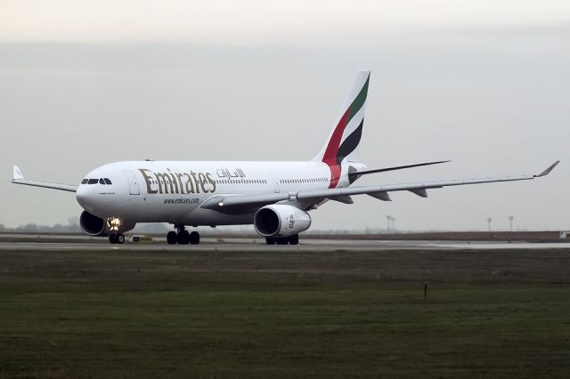 Airbus A330-300 (A6-EKW)