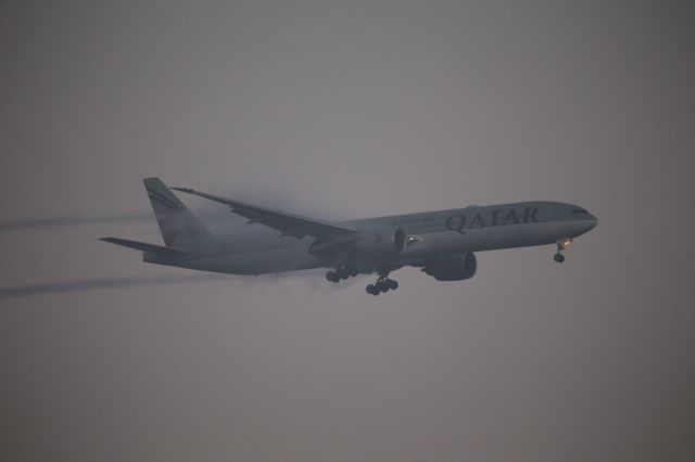 BOEING 777-300ER (A7-BAP)