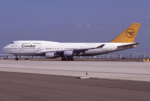 Boeing 747-200 (D-ABVT)