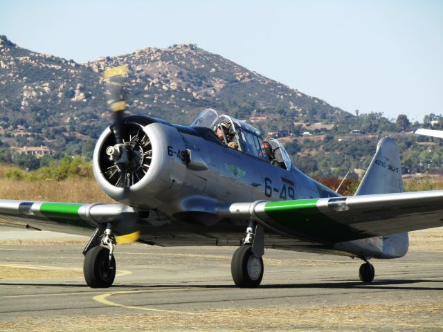 North American T-6 Texan (N7300C) - Taxiing to RWY 27