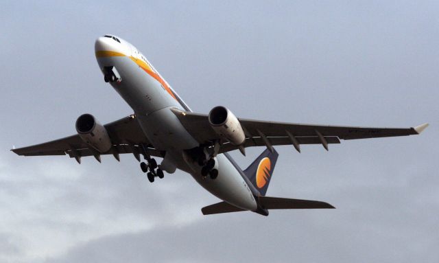 Airbus A330-200 (VT-JWE) - JAI230