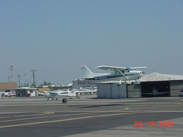 Cessna Skyhawk (N738ZU)