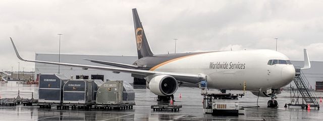 BOEING 767-300 (N325UP) - UPS Cargo Terminal, Anchorage International Airport