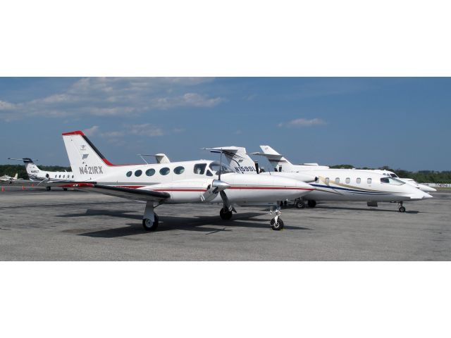 Cessna 421 (N421RX) - The BEST piston twin. Pressurized. Geared engines with only 1700 rpm. Low noise levels in the cabin.