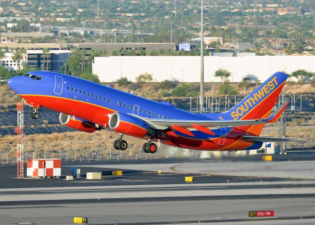 Boeing 737-700 (N268WN)