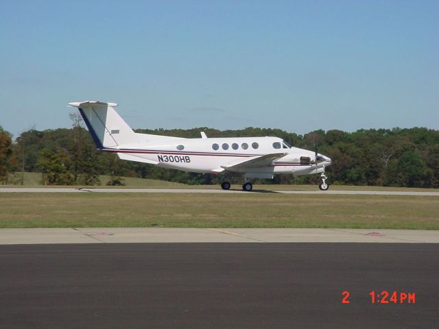 Beechcraft Super King Air 200 (N300HB) - OCT 2008