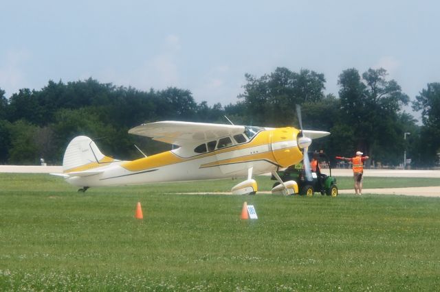 Cessna LC-126 (N195PC)